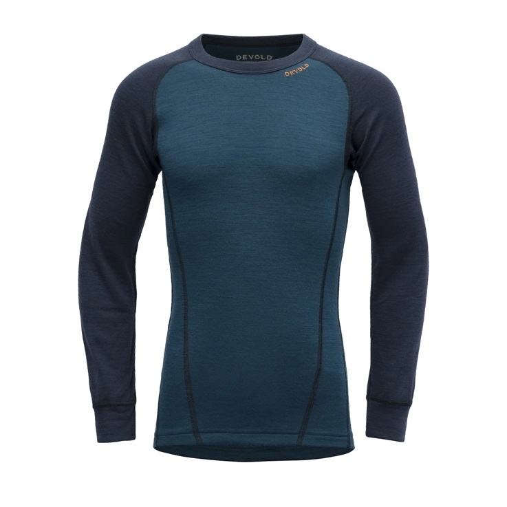 Gi barna en optimal kombinasjon av komfort og funksjonalitet med Devold Duo Active Merino Shirt for junior. Den er laget av en innovativ blanding av merinoull og polyester, som gir både varme og fukttransport, perfekt for aktive små eventyrere.