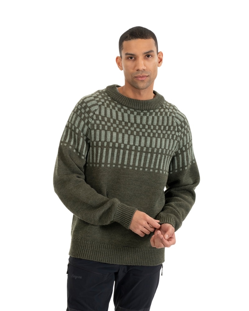 Nordmarka Merino Jumper er en varm og komfortabel genser i 100 % RWS-sertifisert merinoull. Myk, elastisk og designet for både friluftsliv og avslappende kvelder.