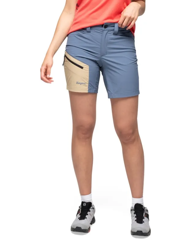 Bergans Vaagaa Light Softshell Shorts til dame, Granite Blue/Warm Sand